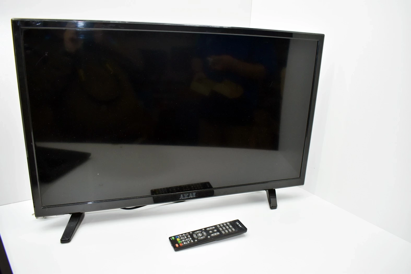 telewizor-akai-let32hr3280-pilot-klasa-efektywnosci-energetycznej-247945-1057917