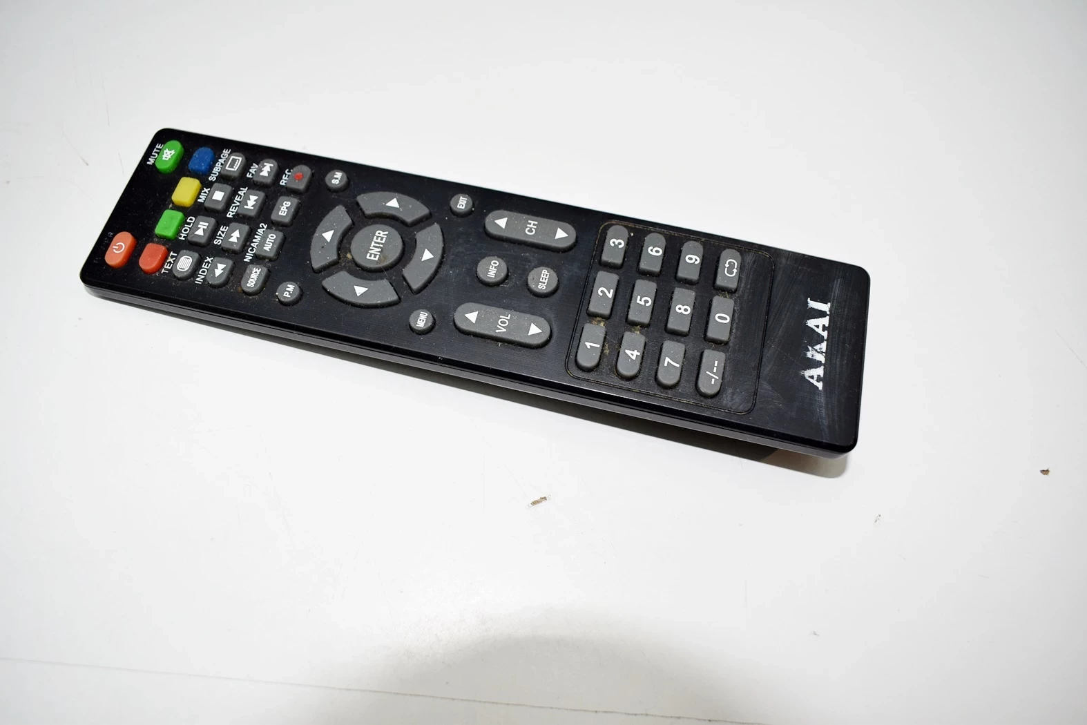 telewizor-akai-let32hr3280-pilot-stan-11323-2