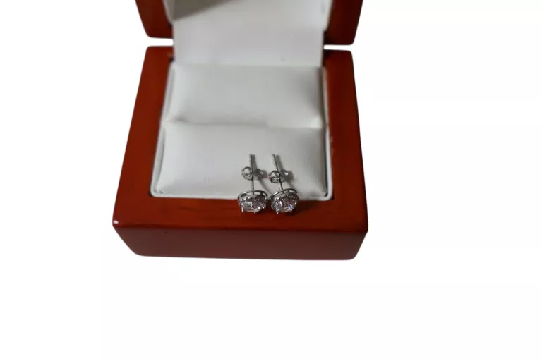 piekne-srebrne-kolczyki-na-sztyfty-rodzaj-zapiecia-2207-1