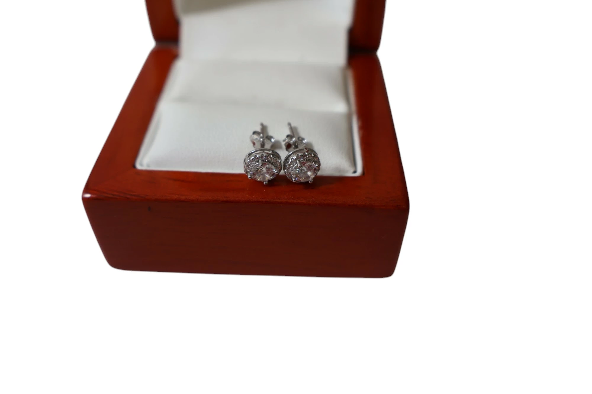 piekne-srebrne-kolczyki-na-sztyfty-kamien-17088-128