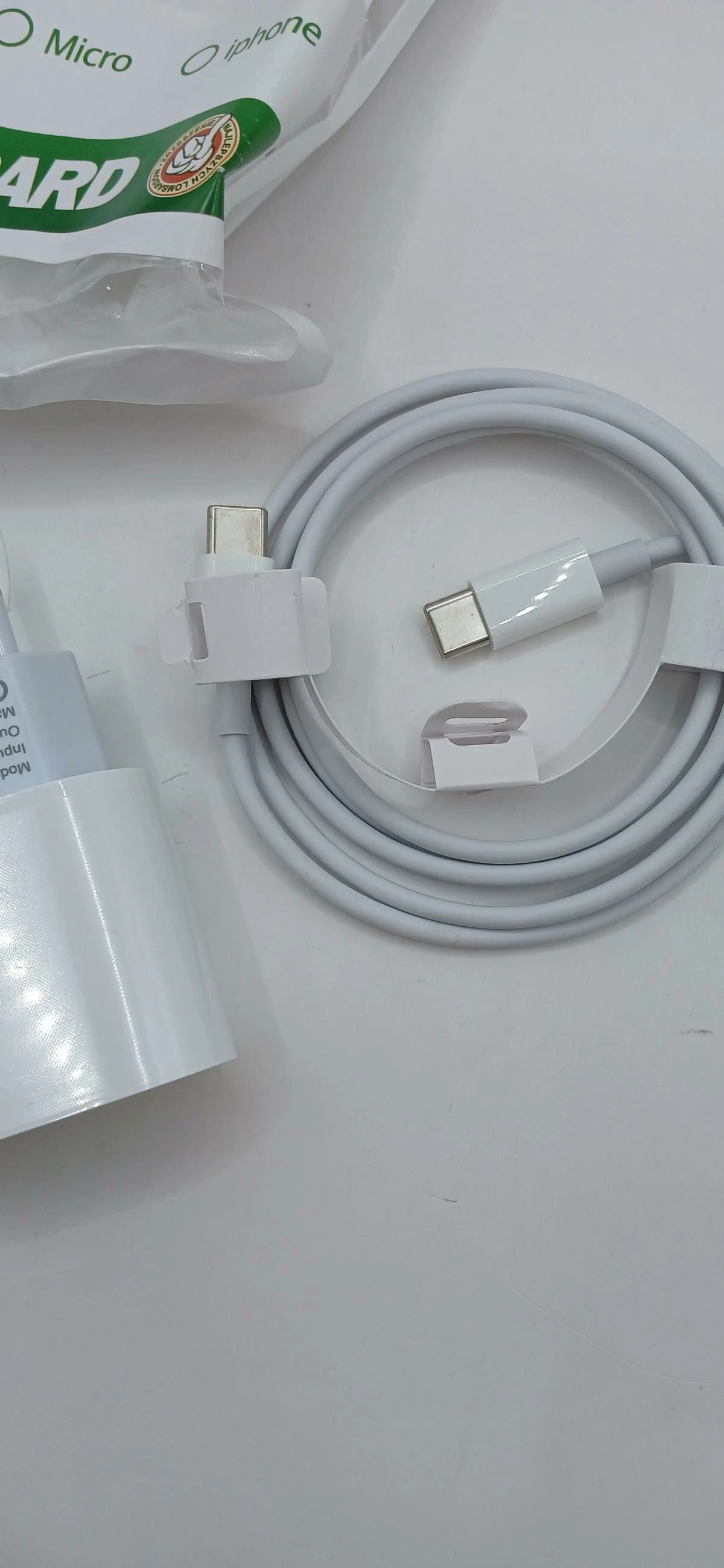 loombard-ladowarka-c-usb-micro-b-5v24a-12w-kod-producenta-dnp253ecb-du4awe-gr