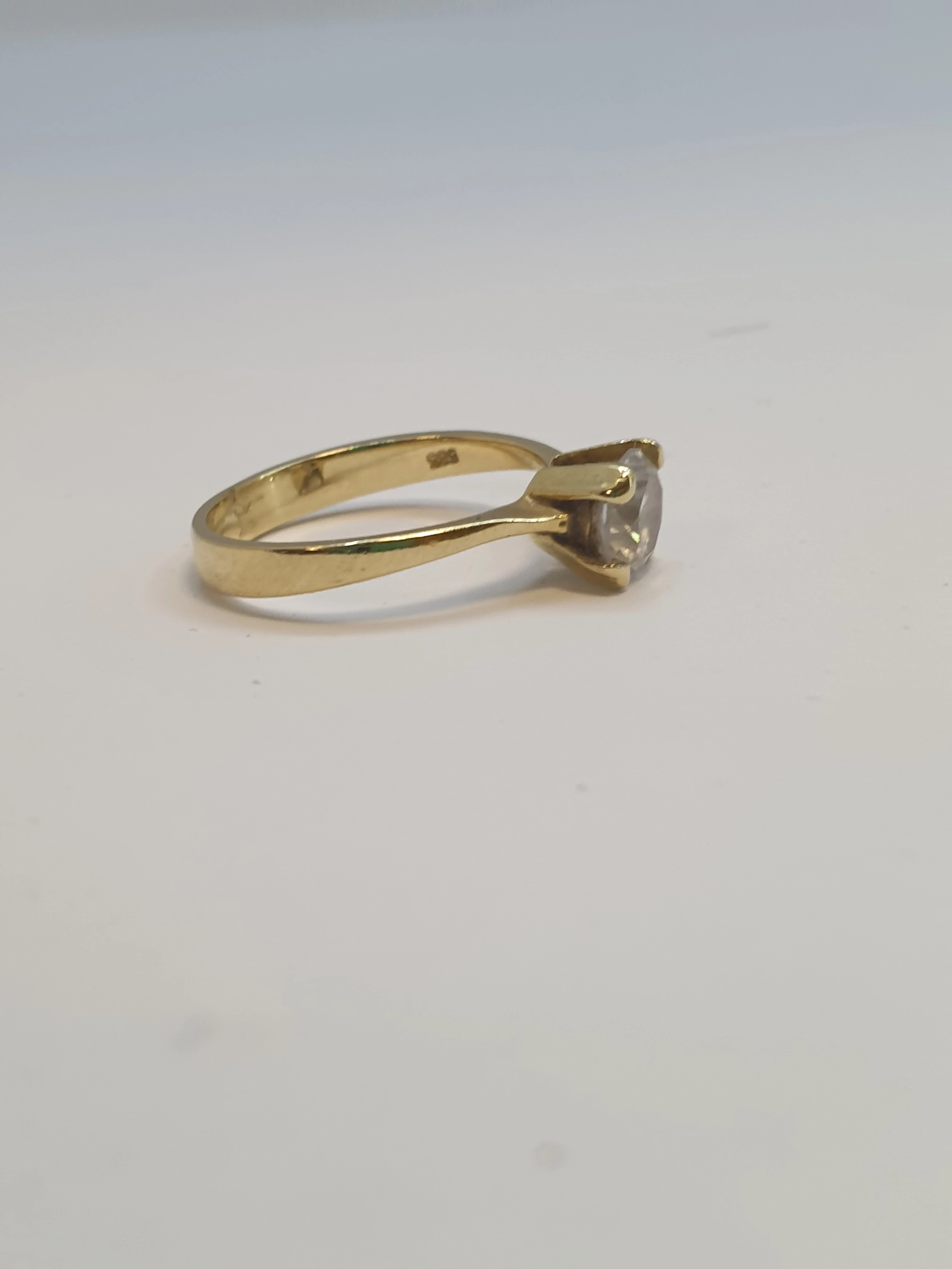 zloty-pierscionek-302g585r15-rozmiarsrednica-wew-mm-372-19