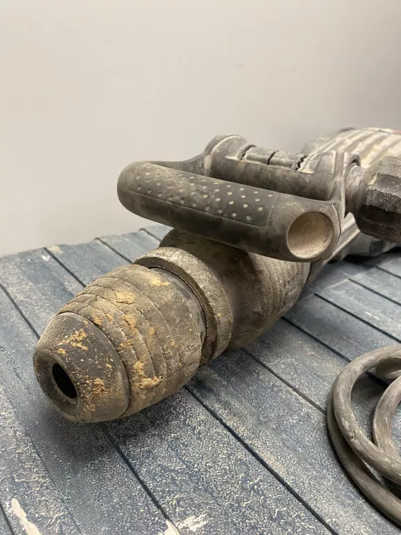 MŁOT UDAROWY BOSCH GSH 11 VC
