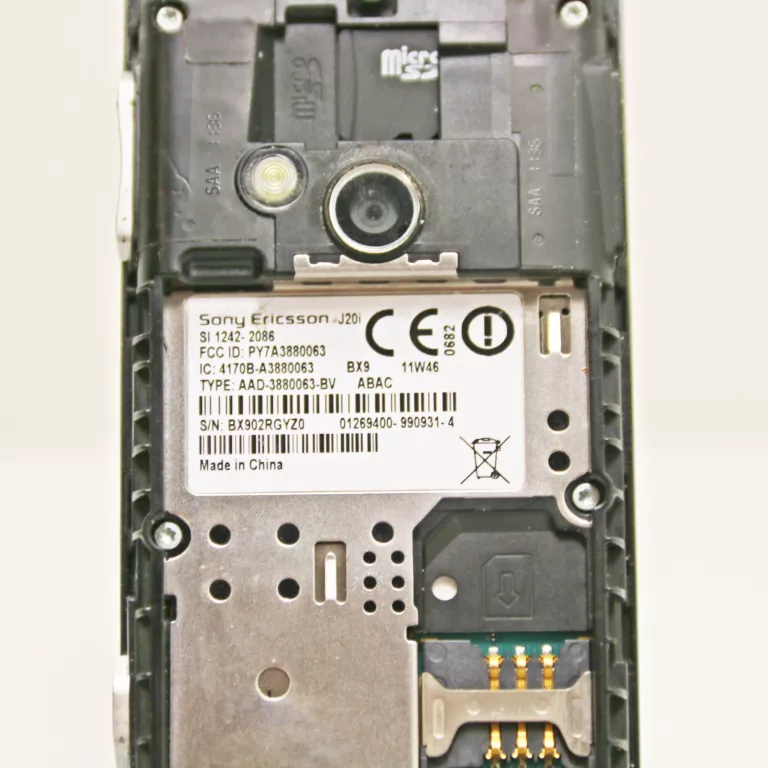 TELEFON SONY ERICSSON J20I