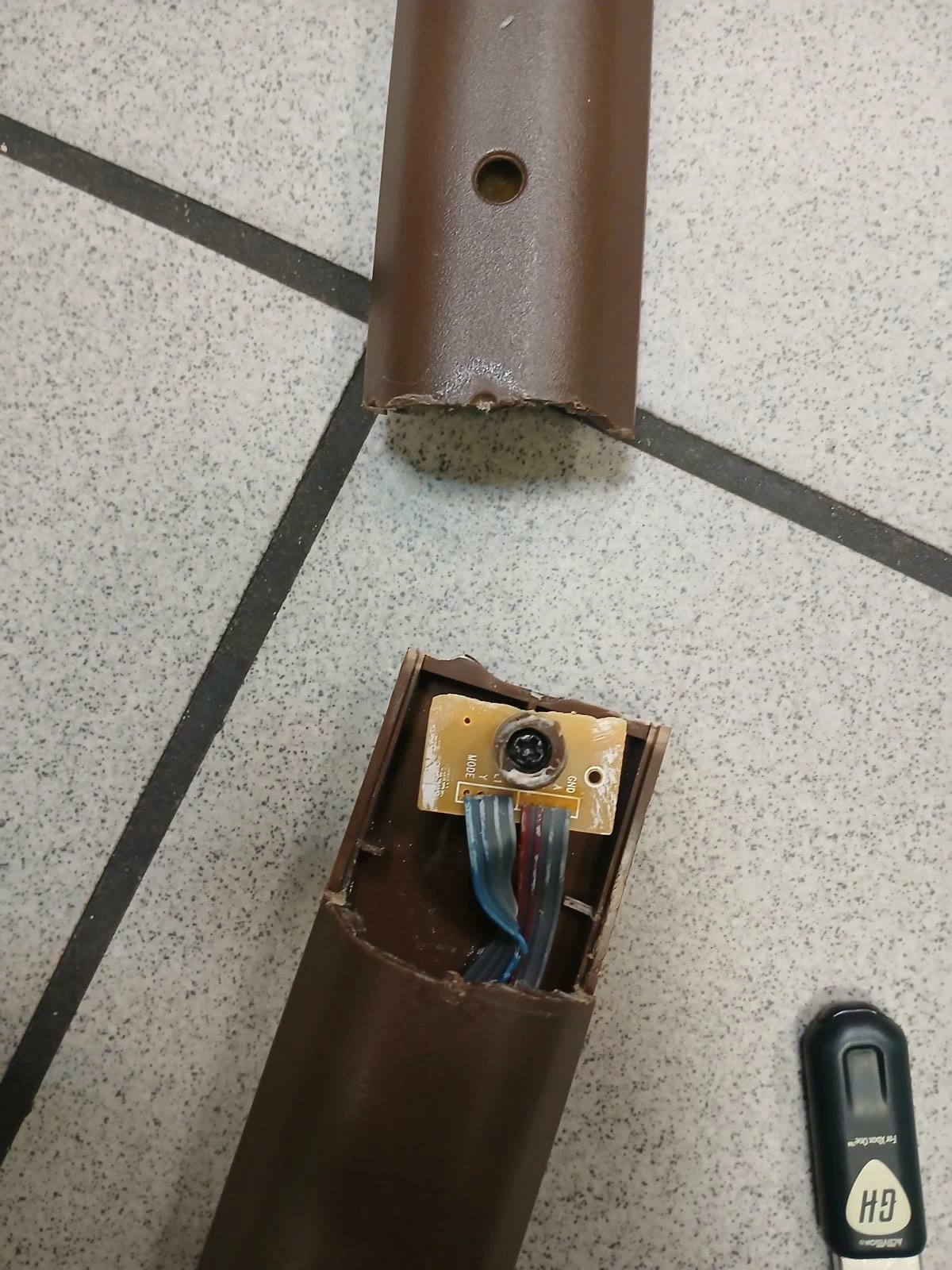 guitar-hero-gitara-z-gra-xbox-one-nosnik-usb-opis-stan-11323-2