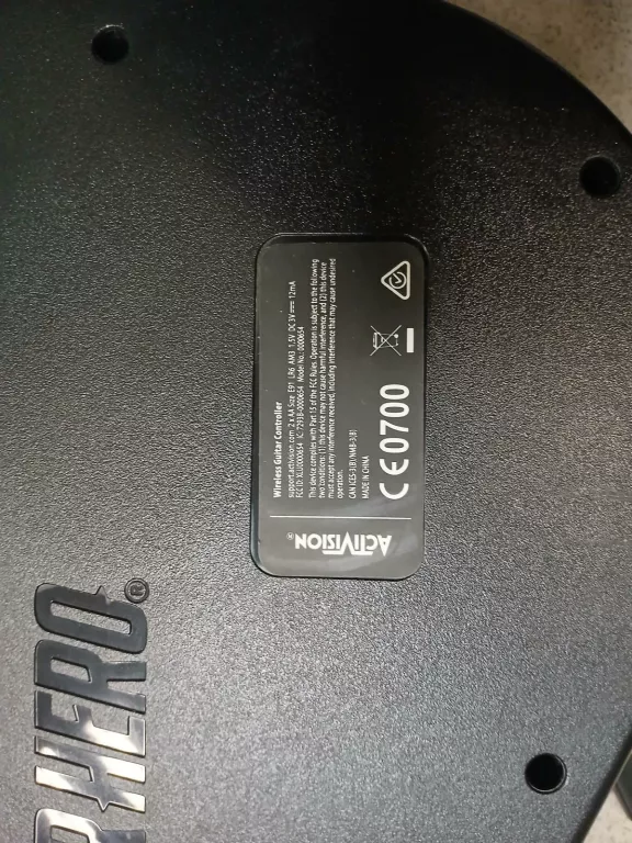 guitar-hero-gitara-z-gra-xbox-one-nosnik-usb-opis-tematyka-247907-835380