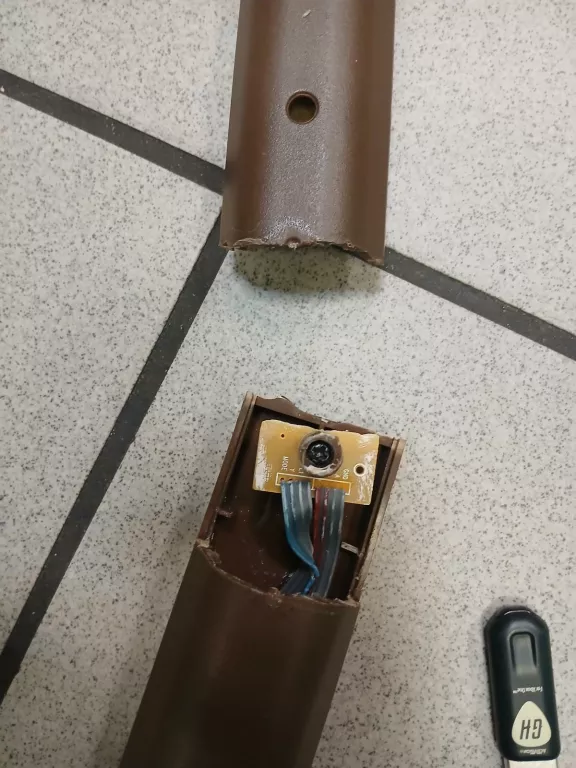 guitar-hero-gitara-z-gra-xbox-one-nosnik-usb-opis-stan-11323-2