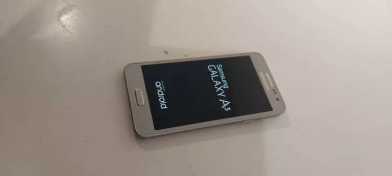 TELEFON SAMSUNG GALAXY A3 PĘKNIĘTY