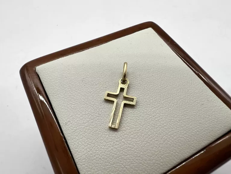 MALUTKA ZŁOTA ZAWIESZKA KRZYZ 585/0,51G