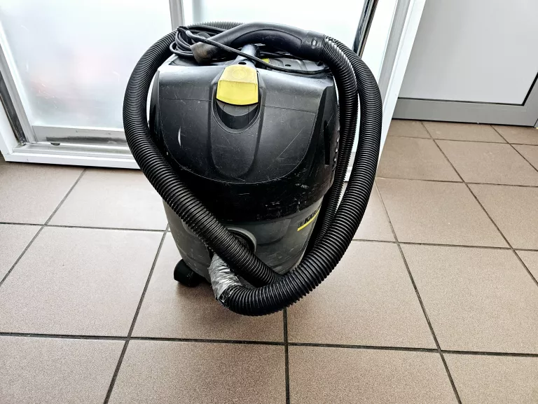 ODKURZACZ PRZEMYSŁOWY KÄRCHER NT 25/1 AP 1380 W