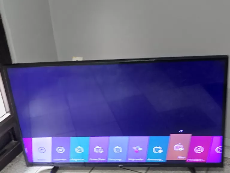 TELEWIZOR LG 49LH570V