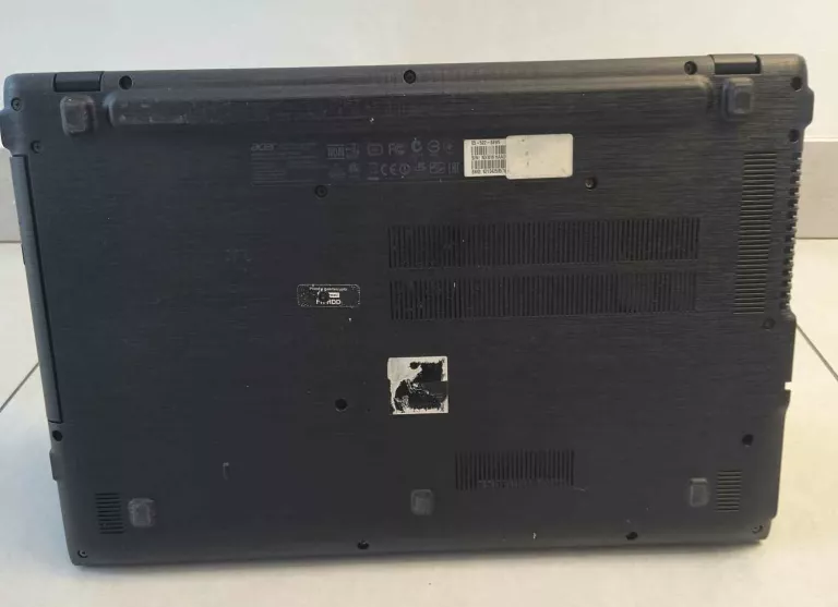 LAPTOP ACER N15Q2