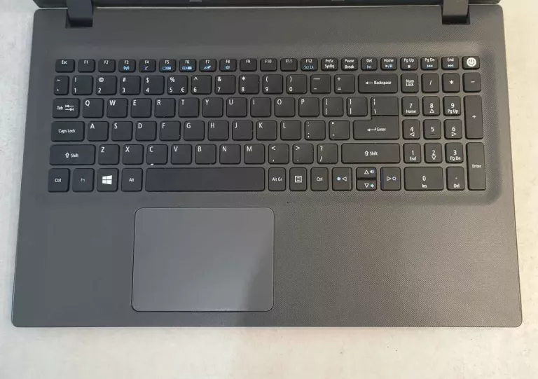 LAPTOP ACER N15Q2