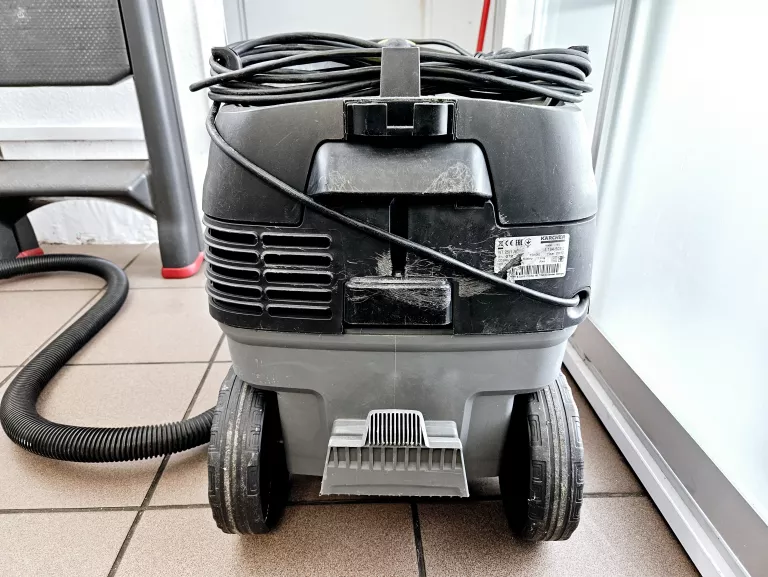 ODKURZACZ PRZEMYSŁOWY KÄRCHER NT 25/1 AP 1380 W