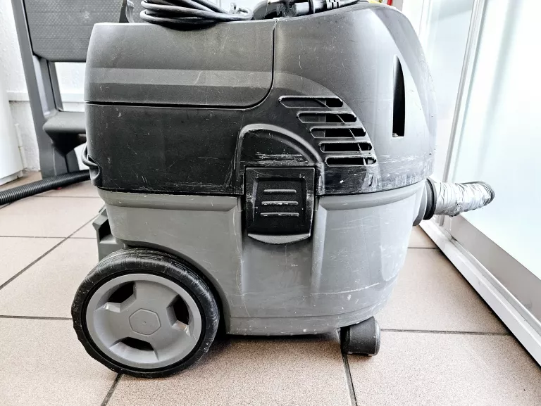 ODKURZACZ PRZEMYSŁOWY KÄRCHER NT 25/1 AP 1380 W