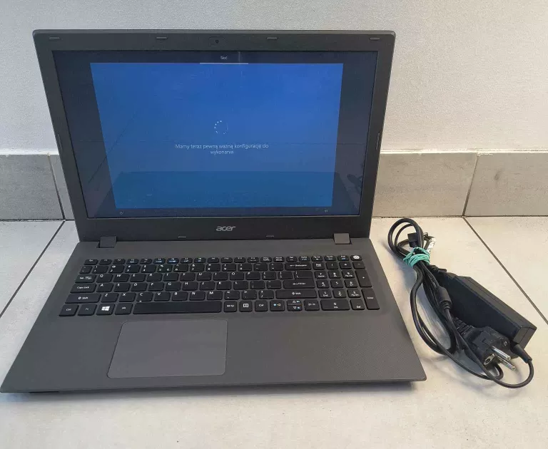 LAPTOP ACER N15Q2