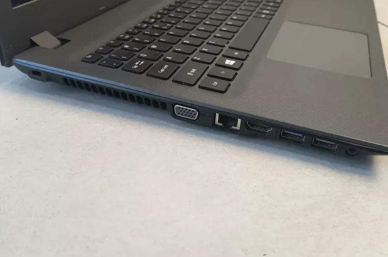 LAPTOP ACER N15Q2