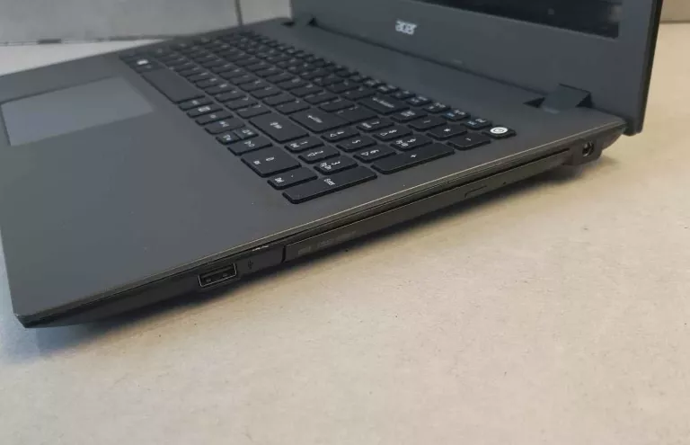 LAPTOP ACER N15Q2