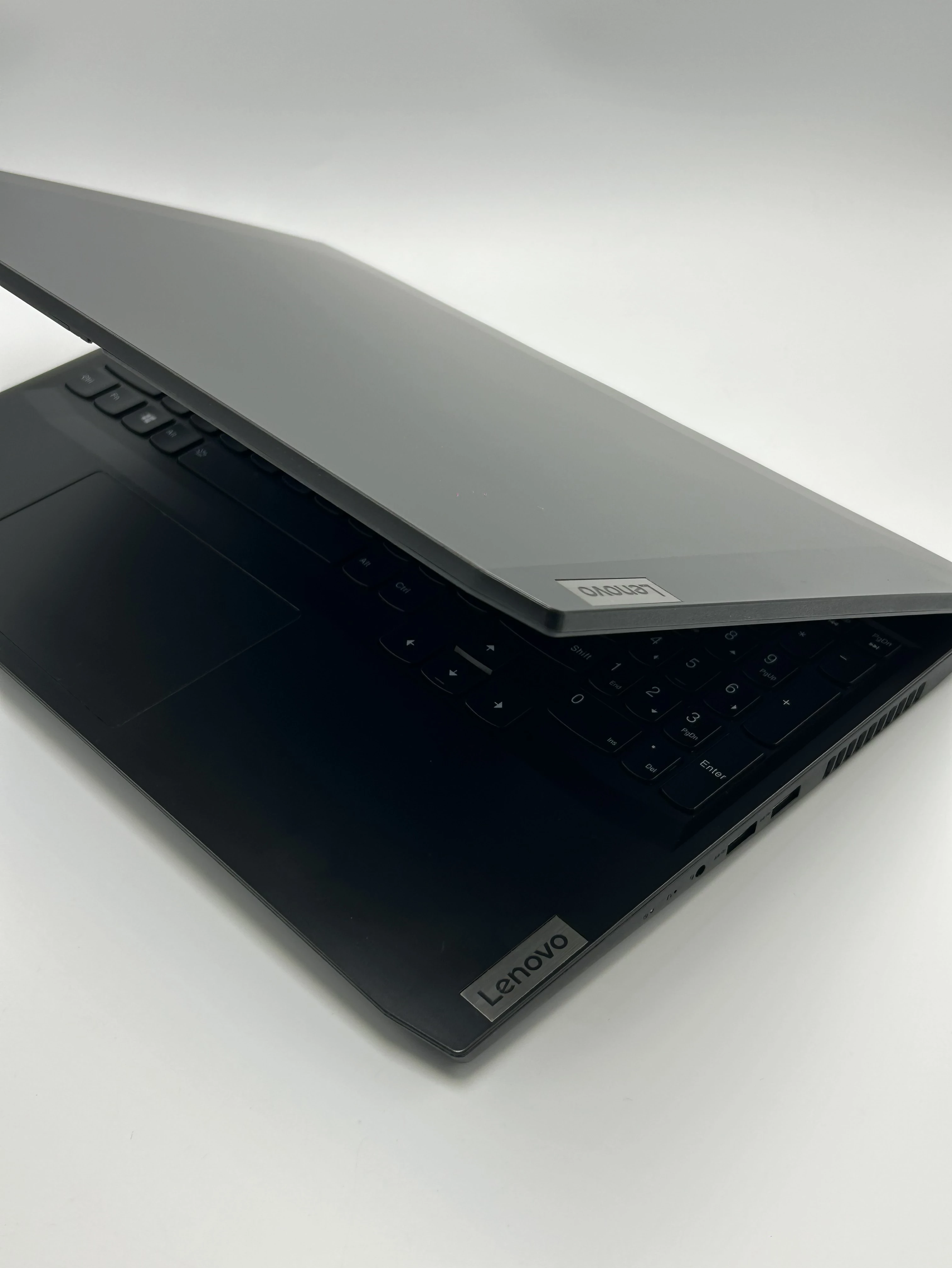 laptop-gamingowy-lenovo-ideapad-gaming-3-15ach6-ryzen-516-gb512-gb-ssd-liczba-rdzeni-procesora-4329-3