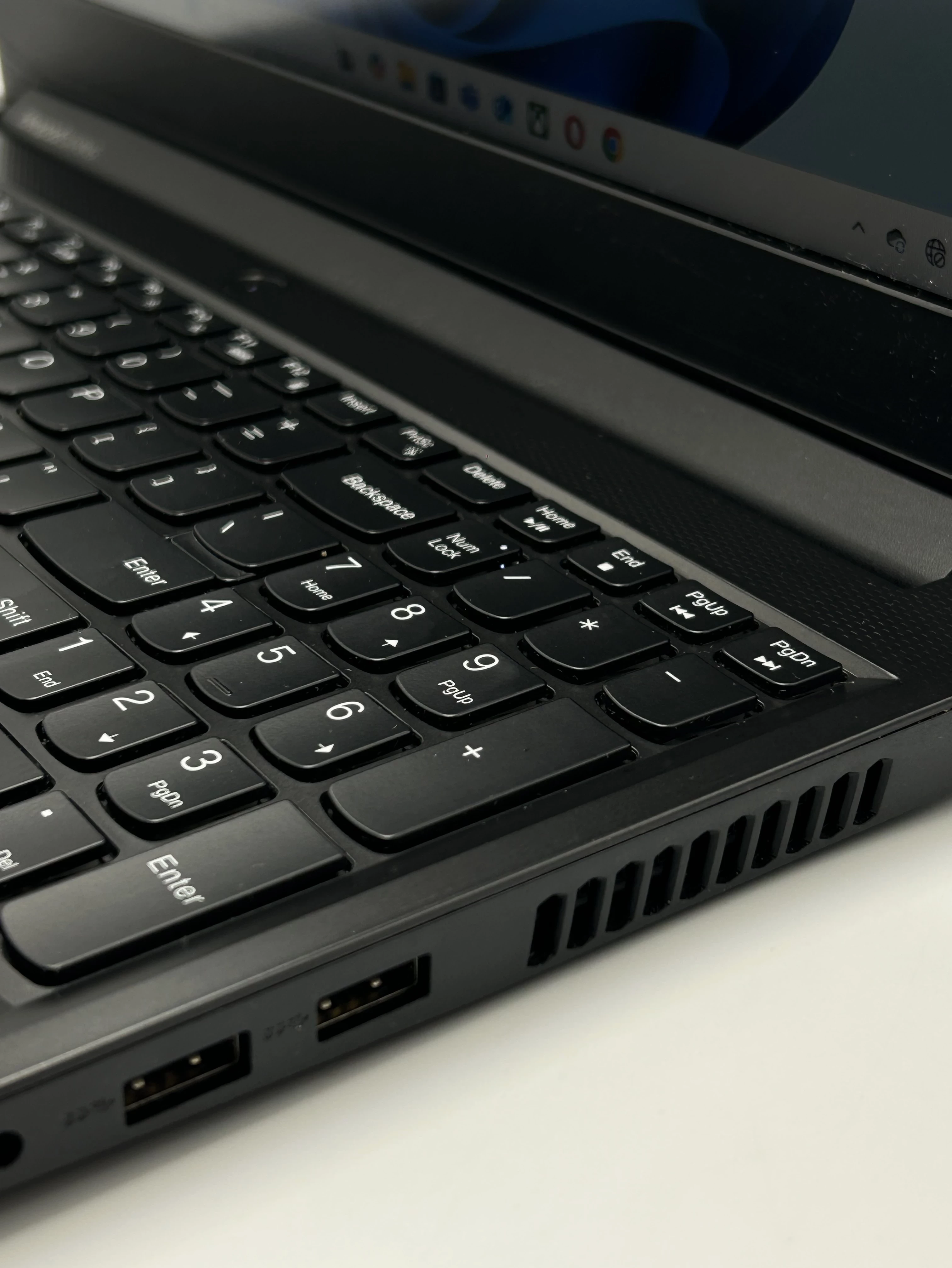 laptop-gamingowy-lenovo-ideapad-gaming-3-15ach6-ryzen-516-gb512-gb-ssd-seria-procesora-4366-293005