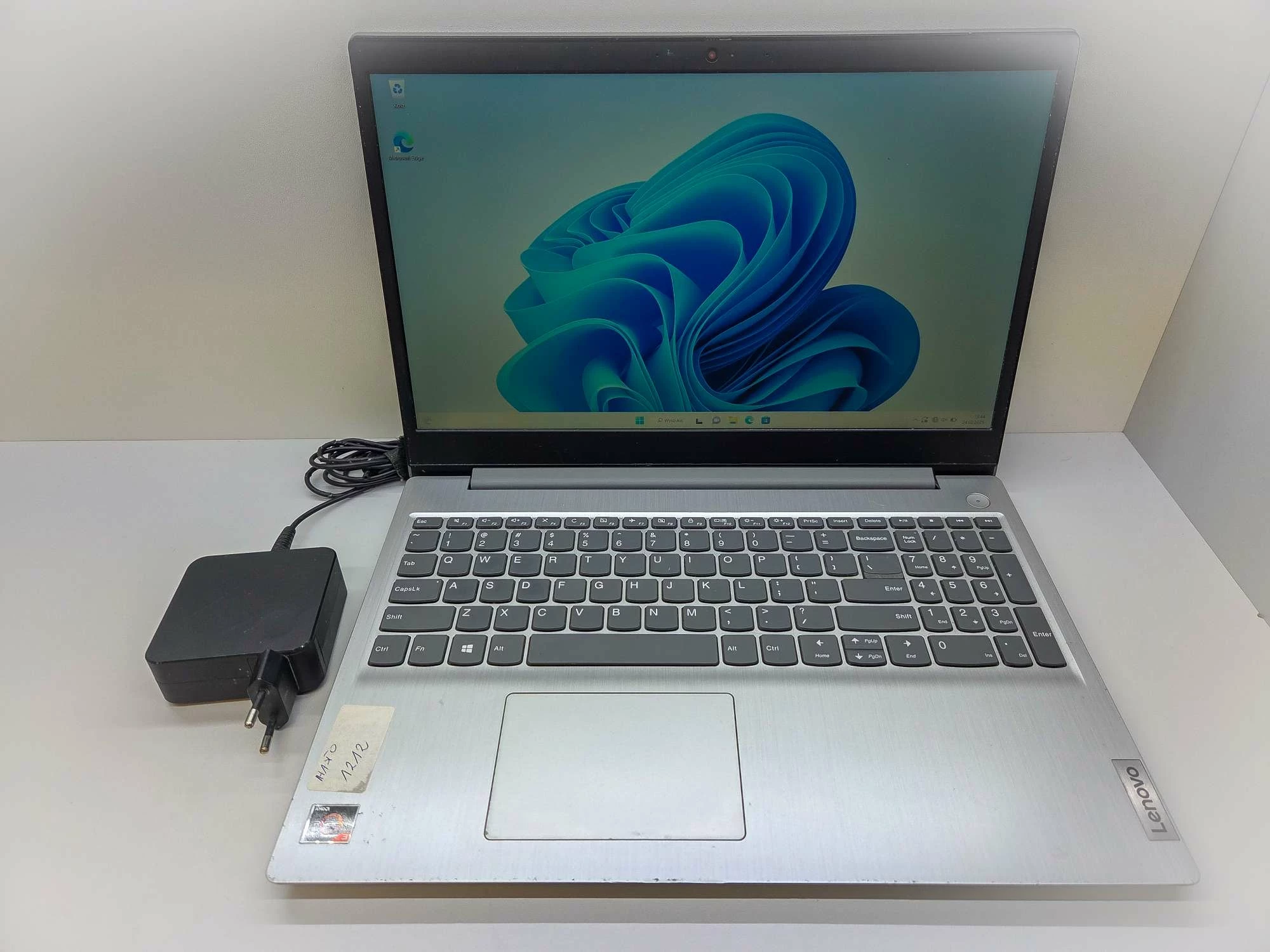 laptop-lenovo-81w1-ideapad-3-15ada05-156-r3-3250u-4gb-ram-256-gb-grudziadzka-24-chelmno