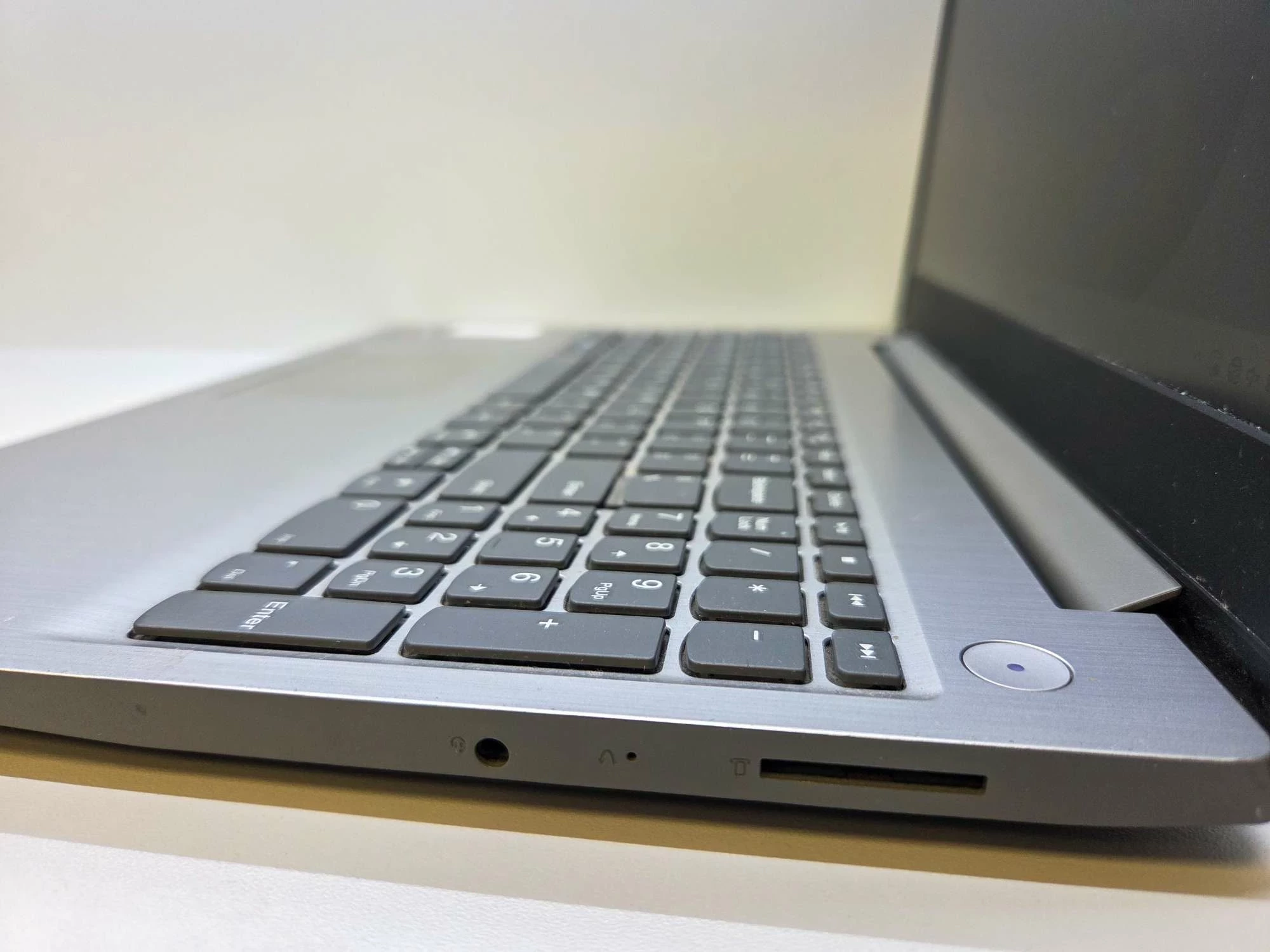 laptop-lenovo-81w1-ideapad-3-15ada05-156-r3-3250u-4gb-ram-256-gb-liczba-rdzeni-procesora-4329-2