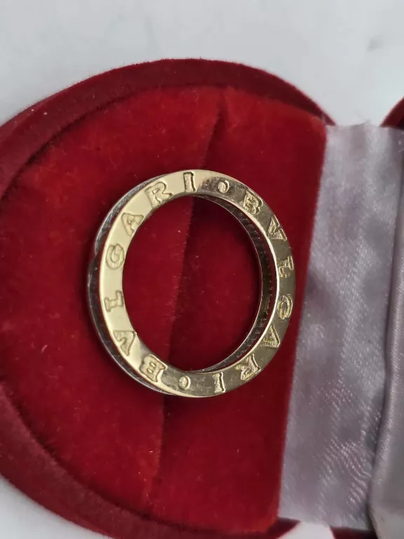 WYJĄTKOWY ZŁOTY PIERSCIONEK BV Z CYRKONIAMI R.11 PR.585
