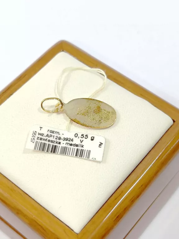 ZŁOTY MEDALIK 333 0,55G 23,4MM APART