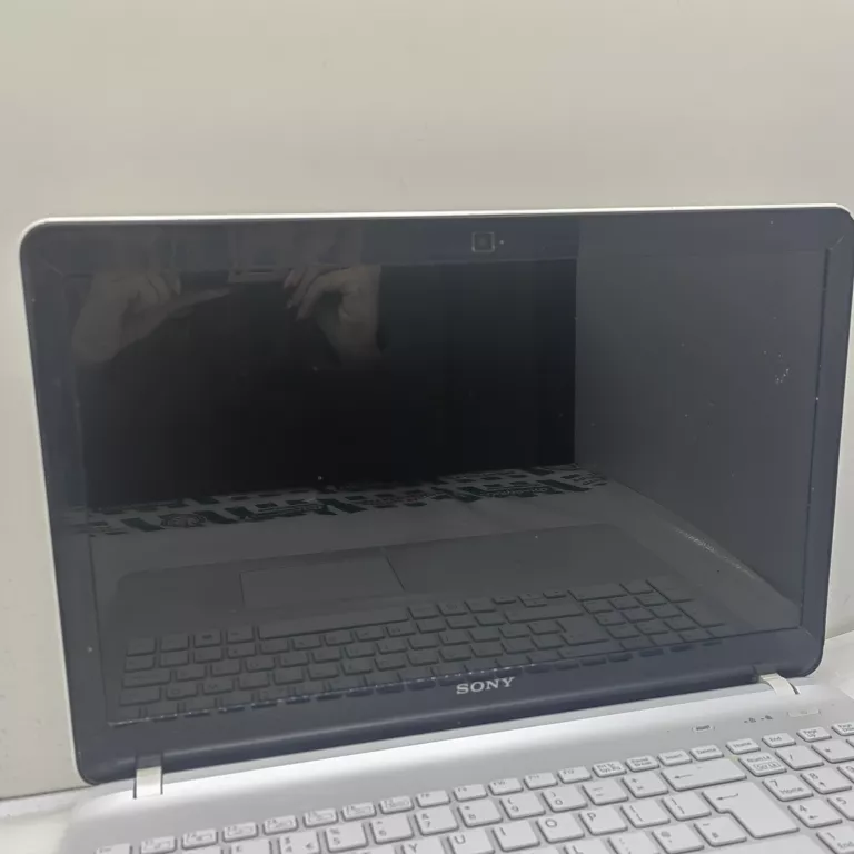 LAPTOP LAPTOP SONY VAIO + ZASILACZ + POKROWIEC