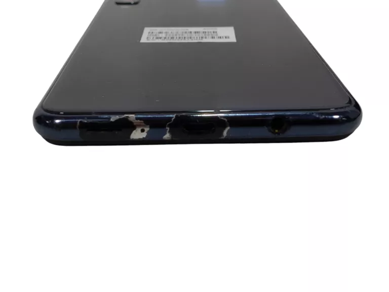 TELEFON SAMSUNG GALAXY A7 4 GB / 64 GB 4G (LTE) CZARNY