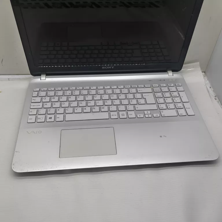 LAPTOP LAPTOP SONY VAIO + ZASILACZ + POKROWIEC