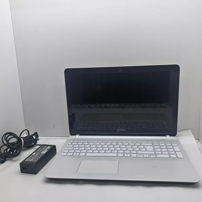 LAPTOP LAPTOP SONY VAIO + ZASILACZ + POKROWIEC