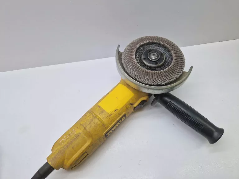 SZLIFIERKA KĄTOWA DEWALT DWE4157 900W