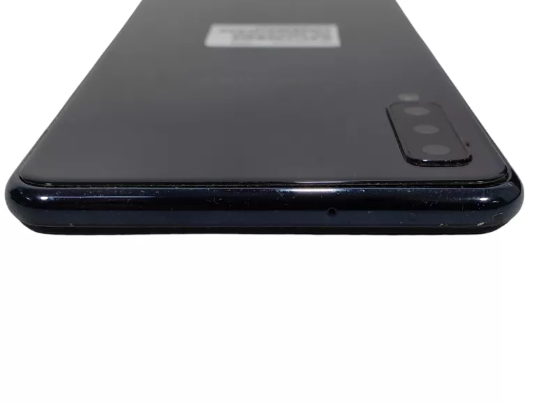TELEFON SAMSUNG GALAXY A7 4 GB / 64 GB 4G (LTE) CZARNY