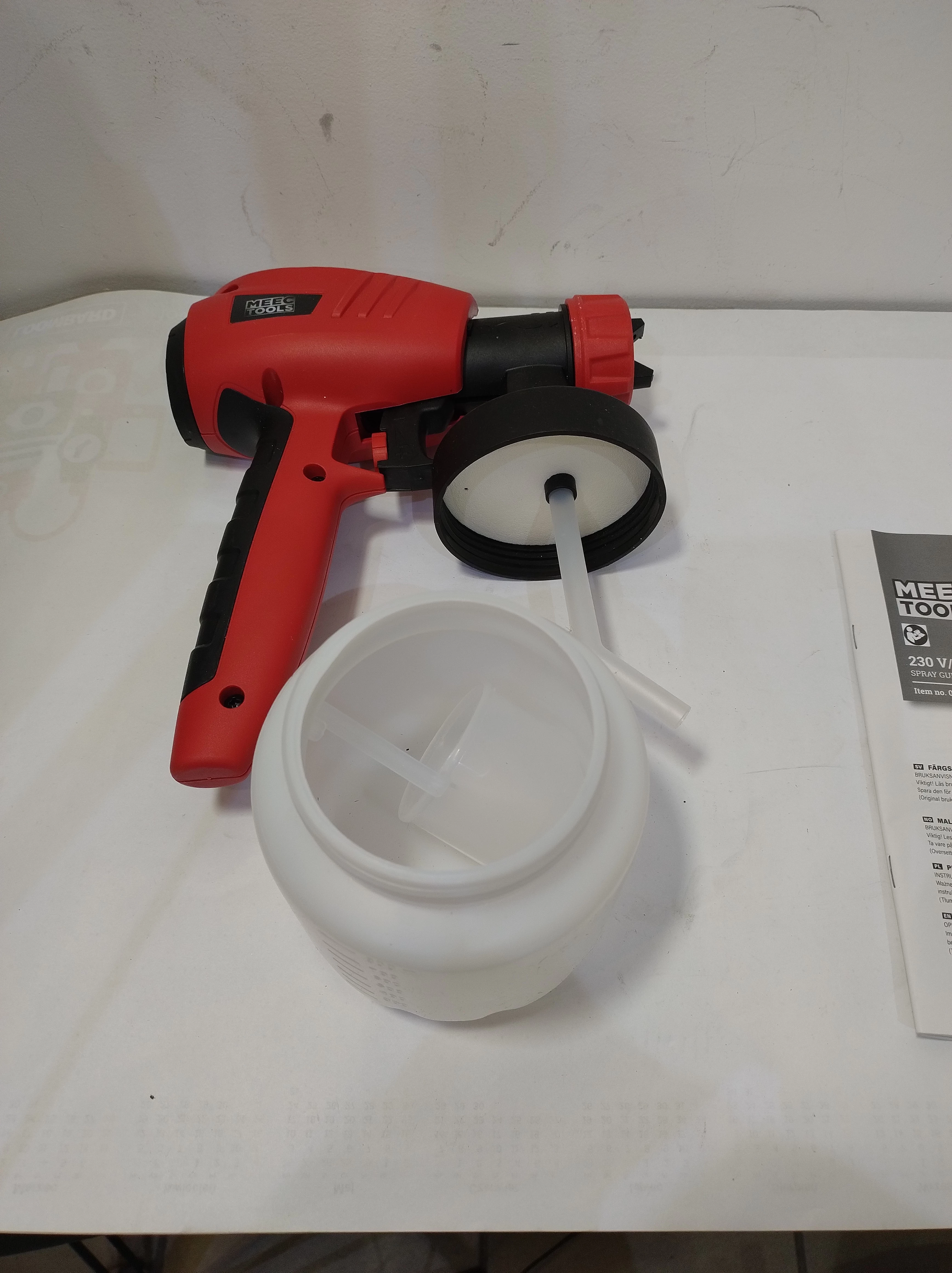 pistolet-natryskowy-meectools-800w-pudelko-kod-producenta-54657678000