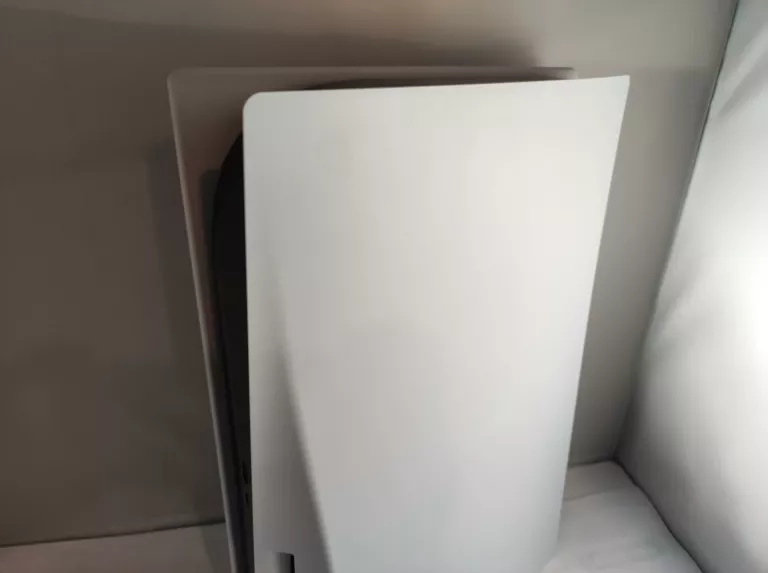 KONSOLA SONY PS5 2 PADY FIFA 23 Z NAPĘDEM KARTON