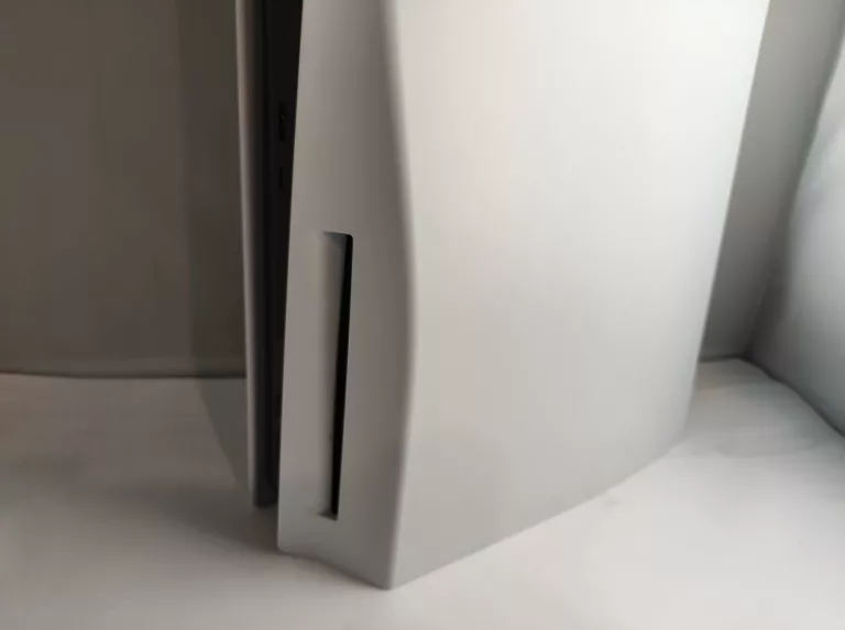 KONSOLA SONY PS5 2 PADY FIFA 23 Z NAPĘDEM KARTON
