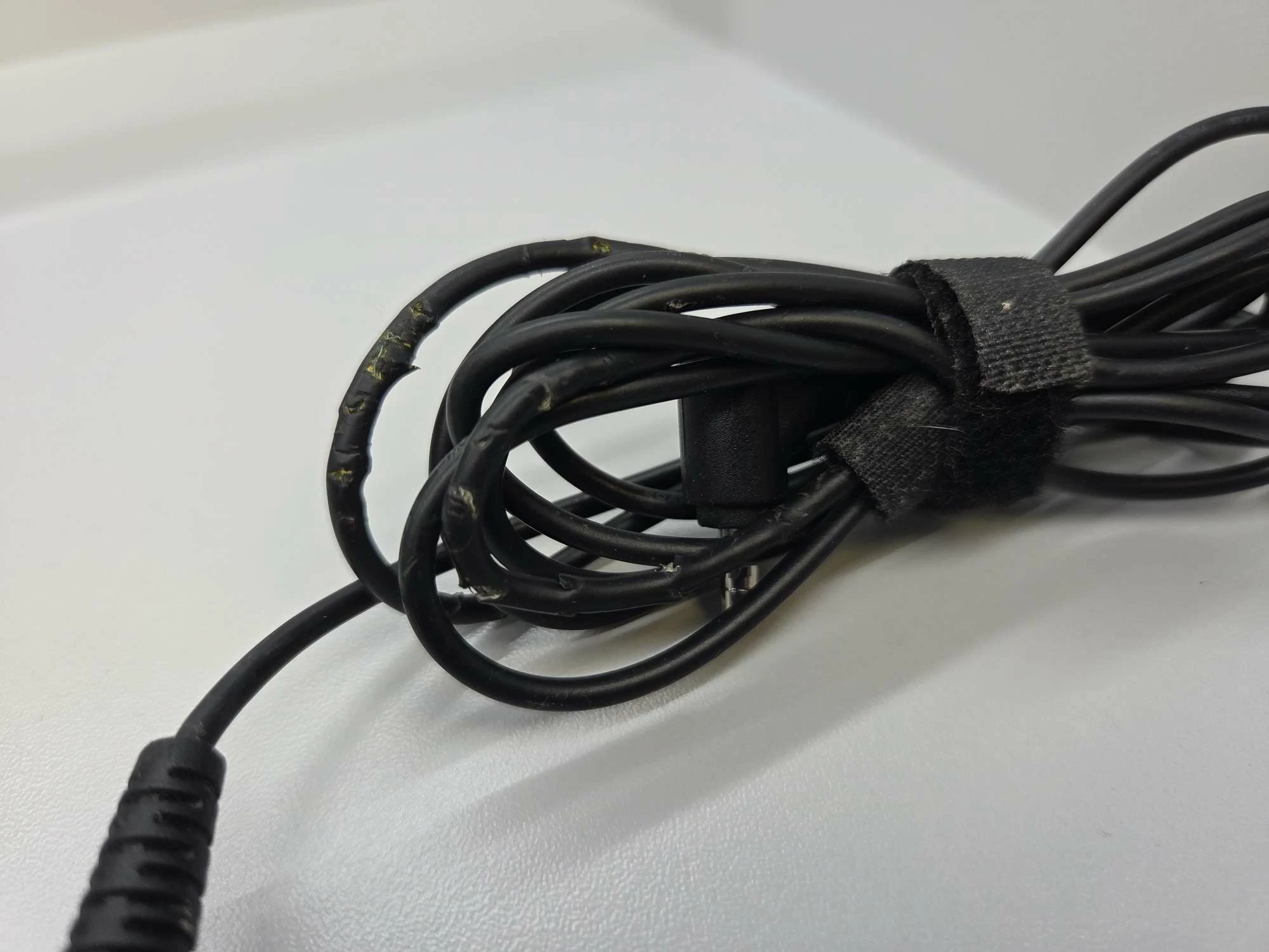 laptop-lenovo-81w1-ideapad-3-15ada05-156-r3-3250u-4gb-ram-256-gb-rodzaj-karty-graficznej-1234-1