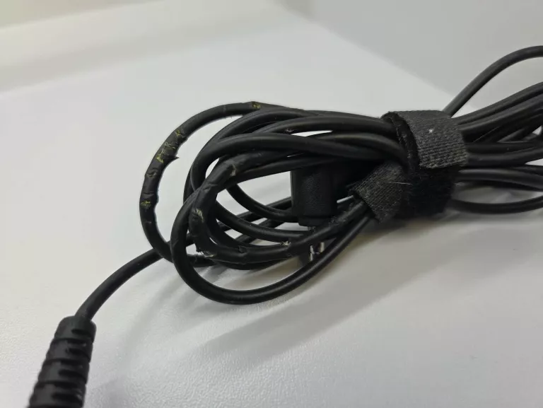 laptop-lenovo-81w1-ideapad-3-15ada05-156-r3-3250u-4gb-ram-256-gb-rodzaj-karty-graficznej-1234-1