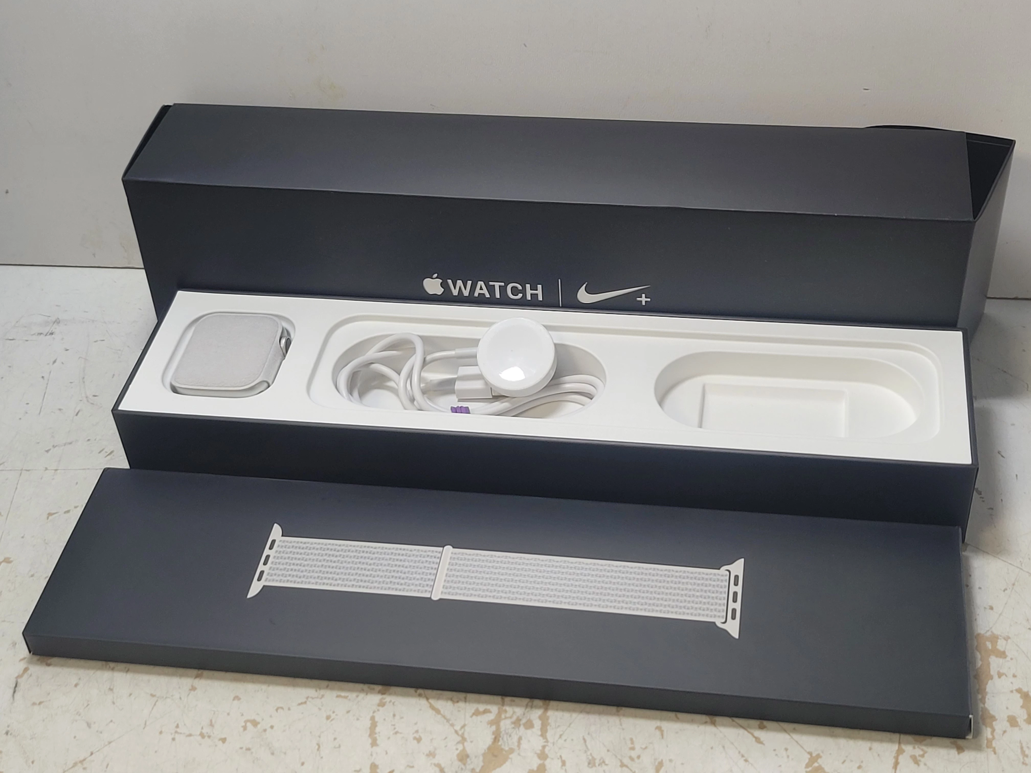 apple-watch-series-4-40-mm-a1977-nike-osiedle-niepodleglosci-1-krakow