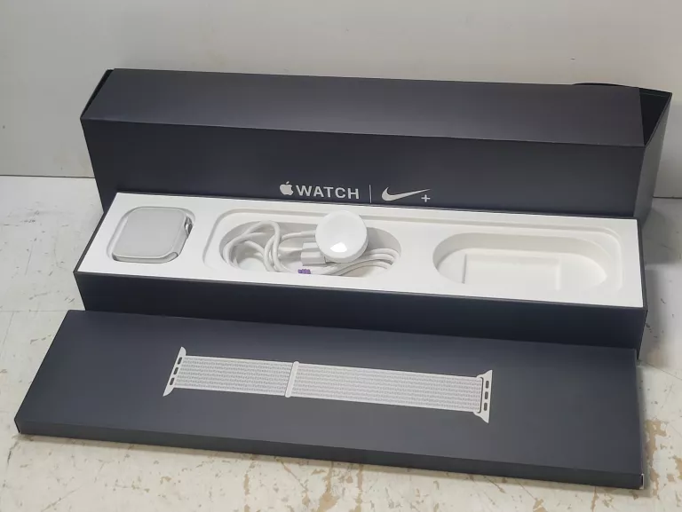 APPLE WATCH SERIES 4 40 MM A1977 NIKE+