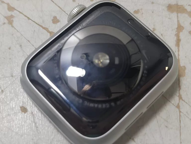 APPLE WATCH SERIES 4 40 MM A1977 NIKE+