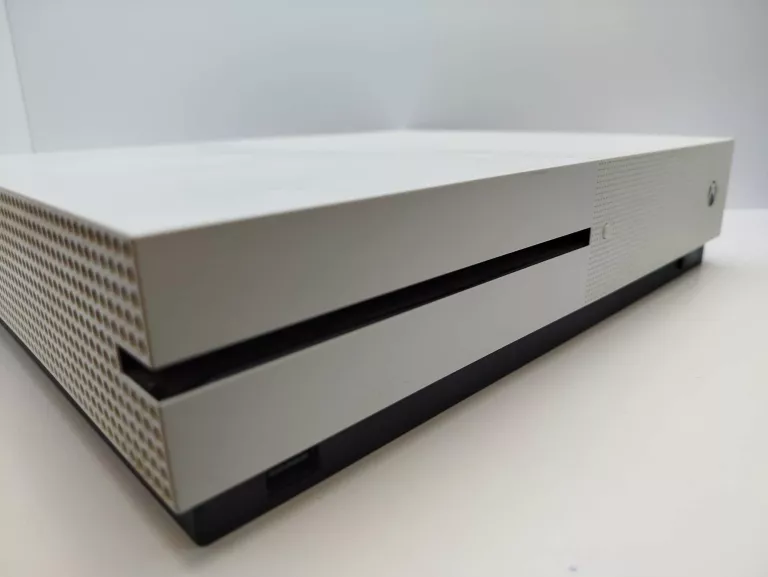 KONSOLA XBOX ONE S 500GB 1 PAD