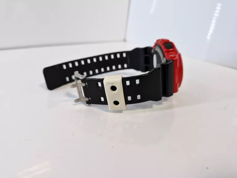 ZEGAREK MĘSKI CASIO G-SHOCK GA-110RD-4AER CZERWONO CZARNY