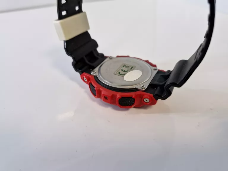 ZEGAREK MĘSKI CASIO G-SHOCK GA-110RD-4AER CZERWONO CZARNY