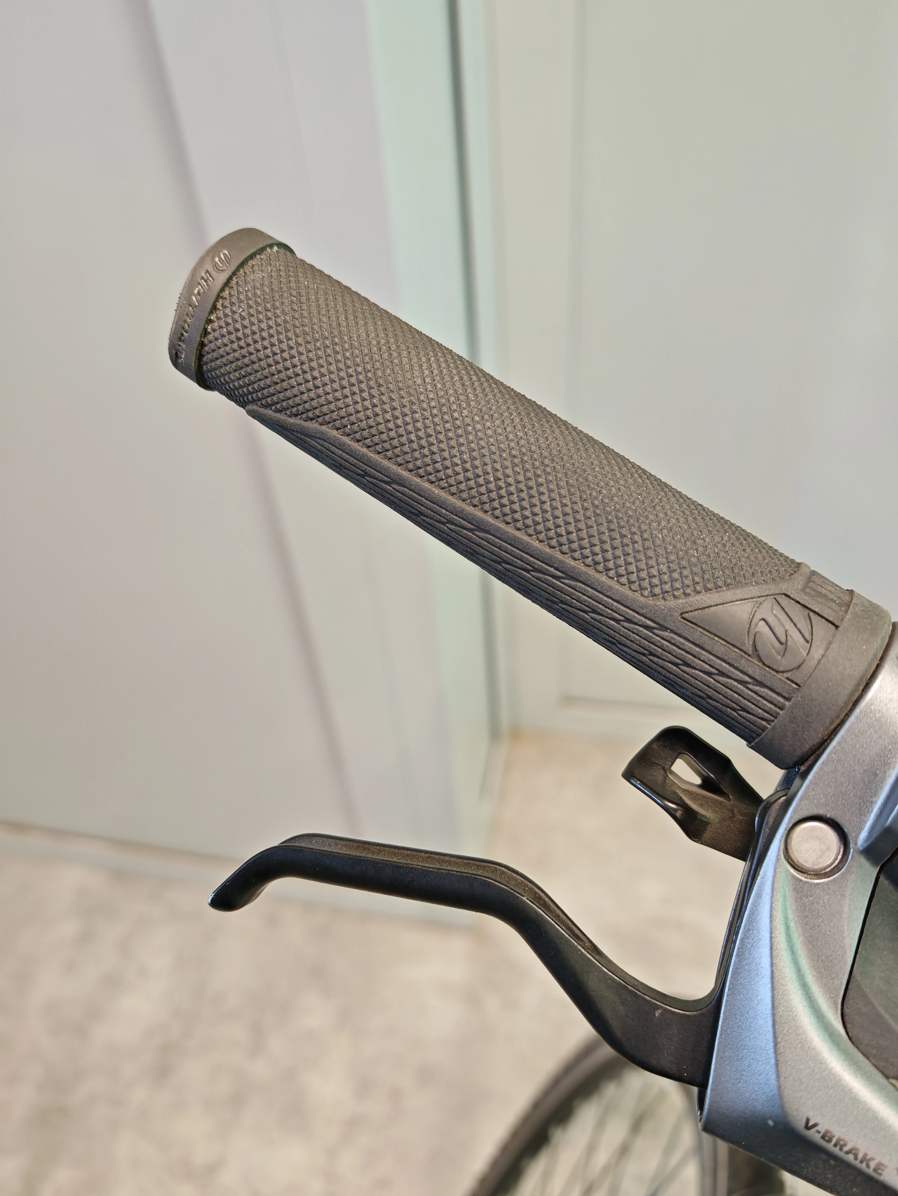 rower-cross-damski-lazaro-x-force-v4-full-deore-28-rodzaj-przerzutki-129297-2