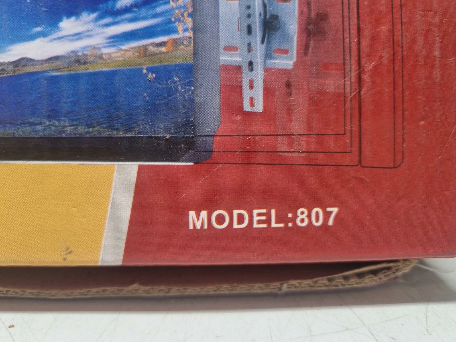 uchwyt-do-tv-w-pudelku-komplet-marka-248811-2043742