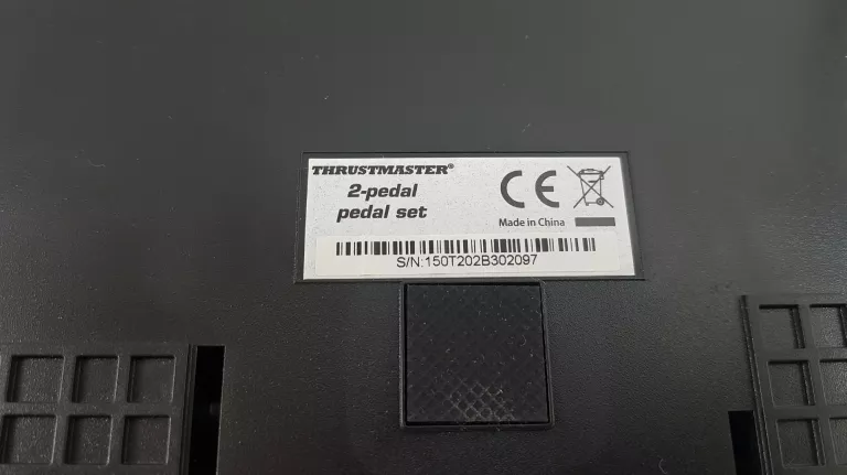 KIEROWNICA THRUSTMASTER T150 + 2 PEDAŁY – ZESTAW WYŚCIGOWY