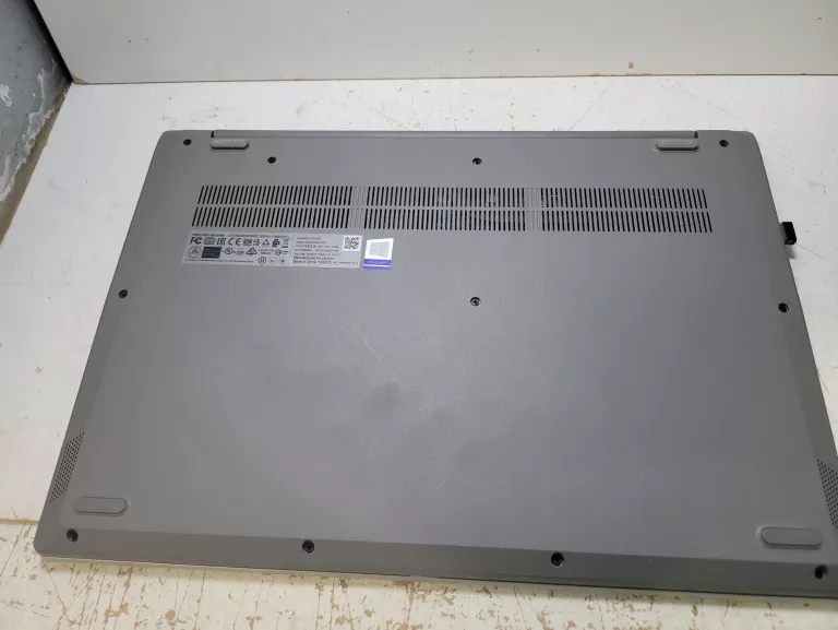 LAPTOP LENOVO IDEAPAD 3 17ADA05