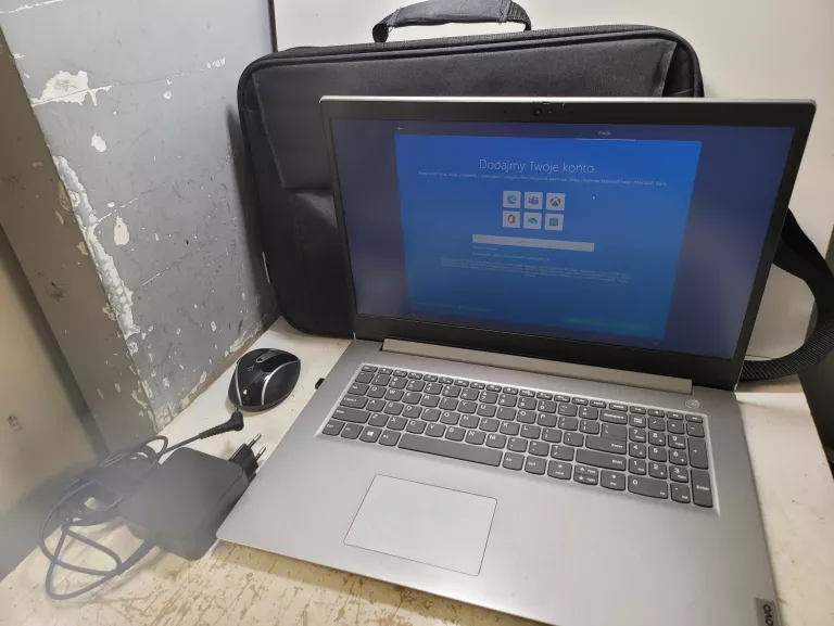 LAPTOP LENOVO IDEAPAD 3 17ADA05